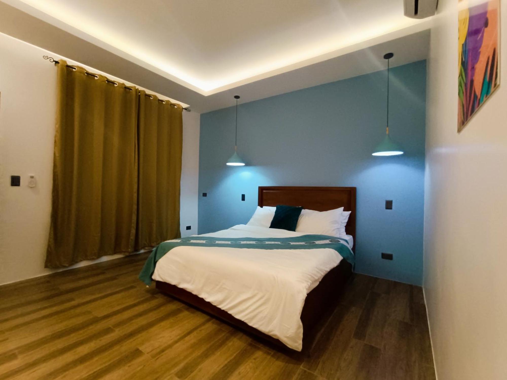 Plato De Ciudad II Hotel กาติกลัน ภายนอก รูปภาพ