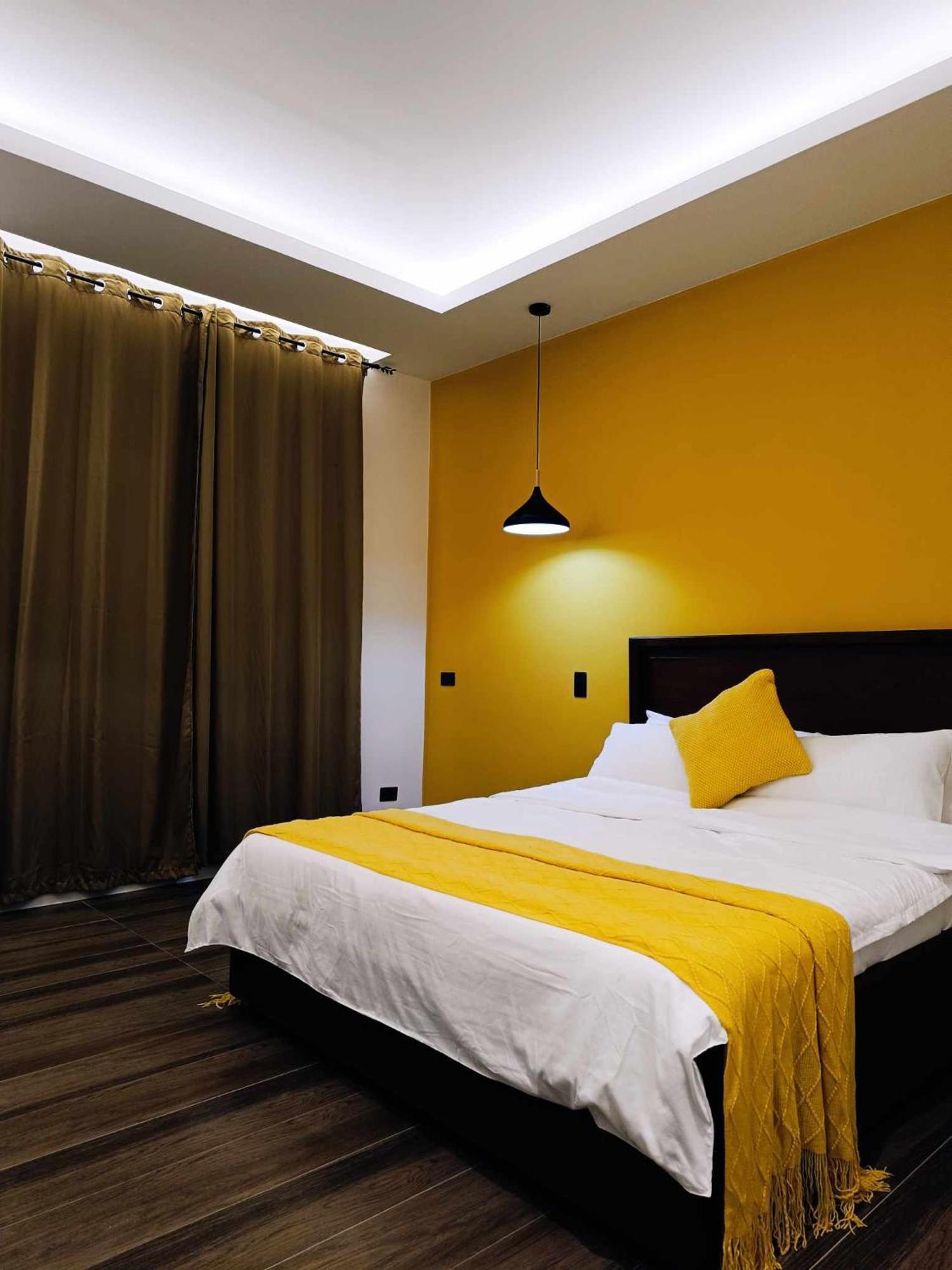 Plato De Ciudad II Hotel กาติกลัน ภายนอก รูปภาพ