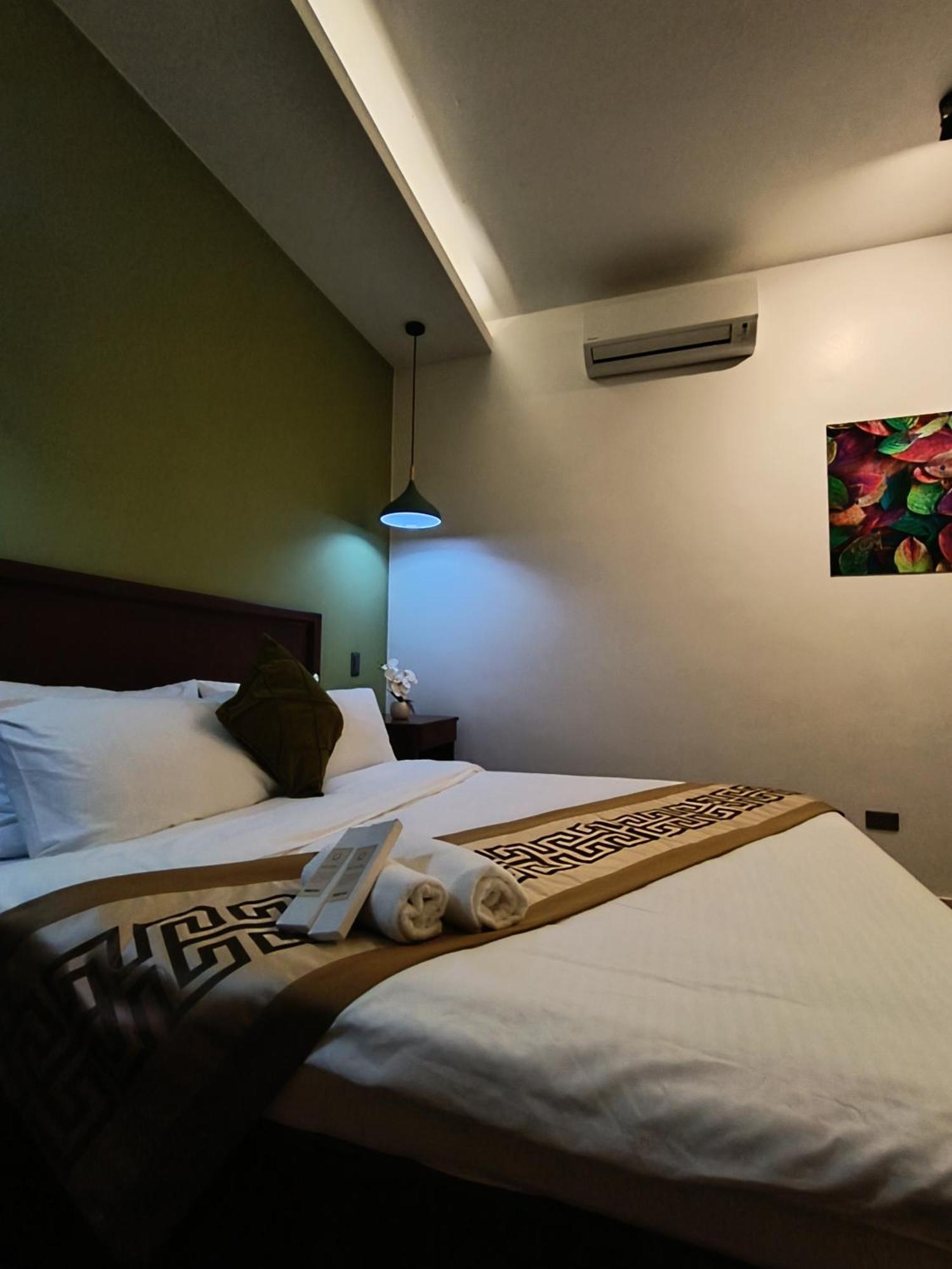 Plato De Ciudad II Hotel กาติกลัน ภายนอก รูปภาพ