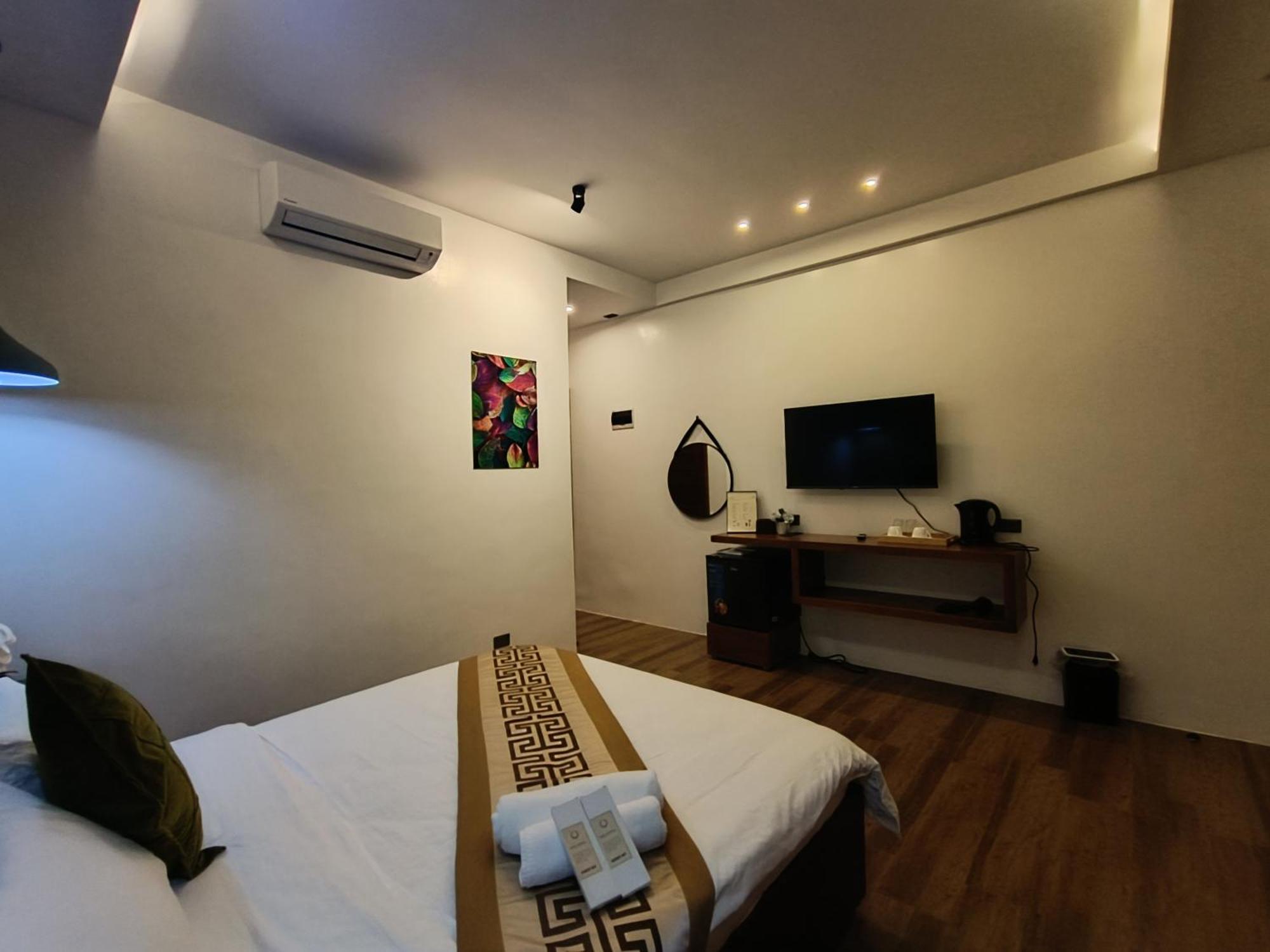 Plato De Ciudad II Hotel กาติกลัน ภายนอก รูปภาพ