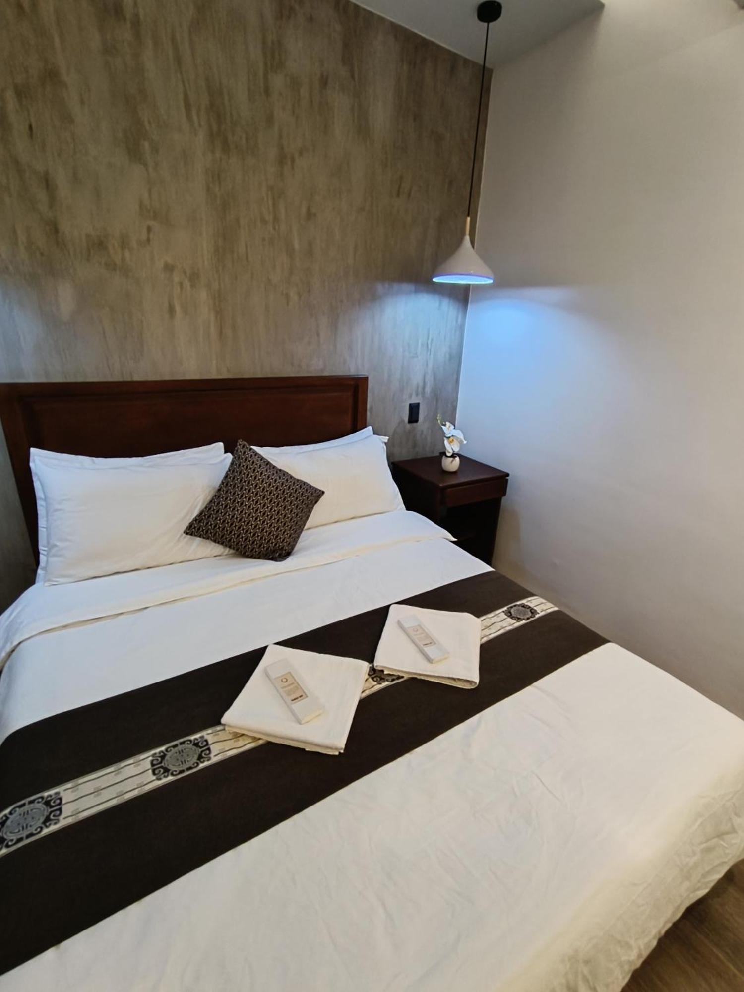 Plato De Ciudad II Hotel กาติกลัน ภายนอก รูปภาพ