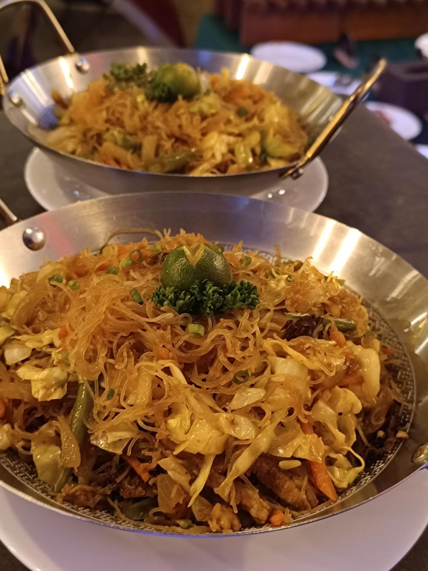 Plato De Ciudad II Hotel กาติกลัน ภายนอก รูปภาพ